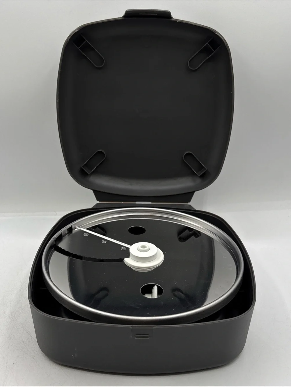 KitchenAid Food Processor Medium Shred Slice Disc Attachment w/Storage Container - Picture 7 of 9
